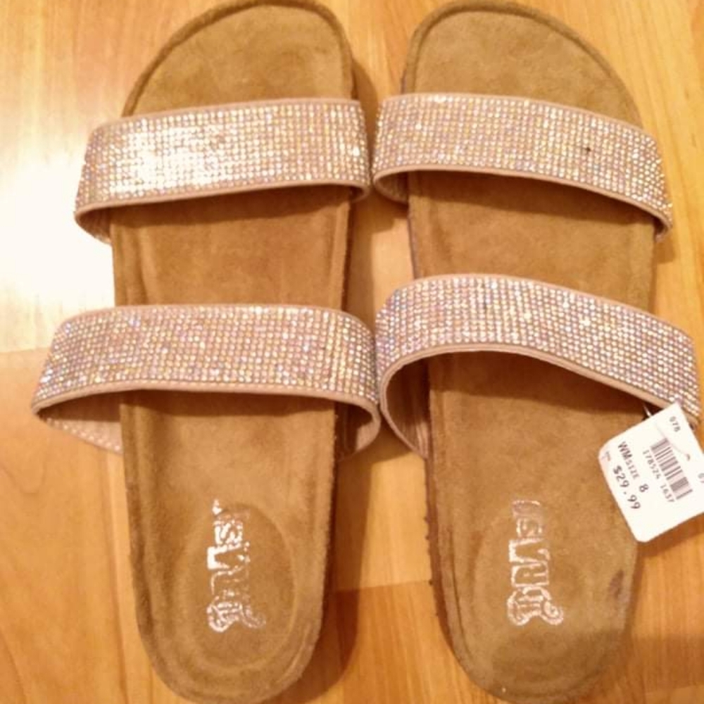 Nwt Women's Size 8 Sandals